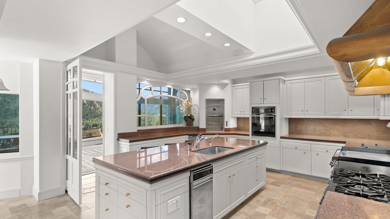 Photo of Kitchen in Red Mountain
