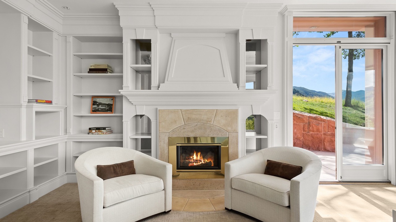 Photo of Livingroom in Red Mountain