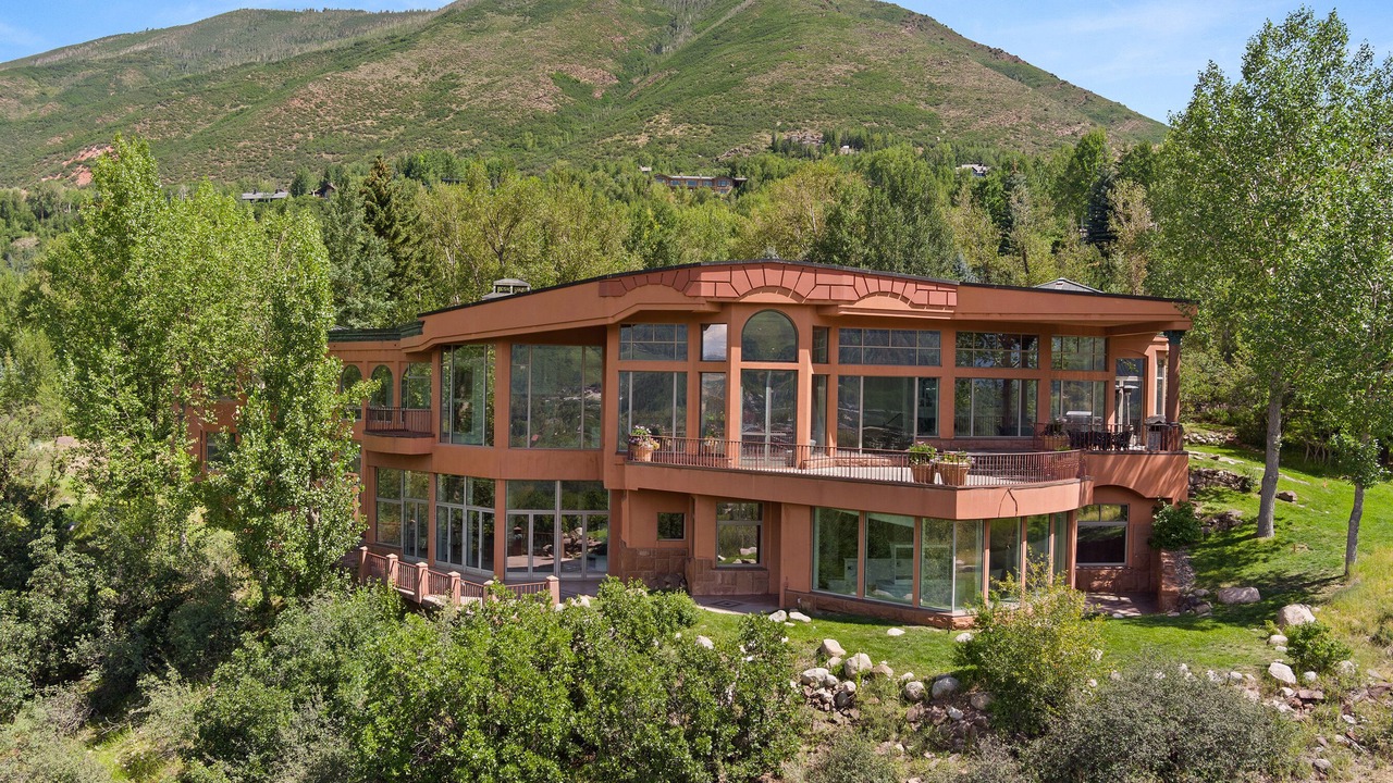 Photo of Outdoor in Red Mountain