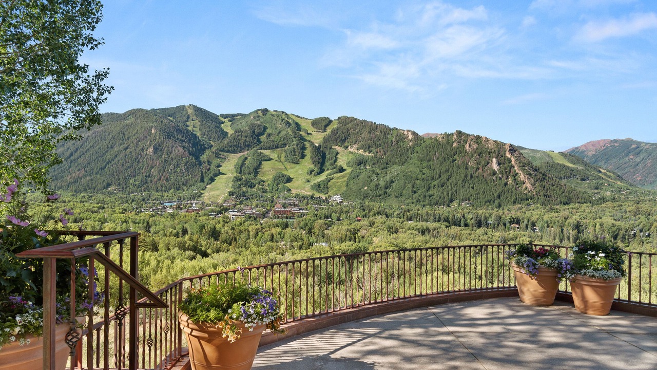Photo of Outdoor in Red Mountain