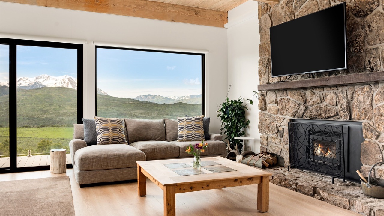 Photo of Livingroom in Missouri Heights