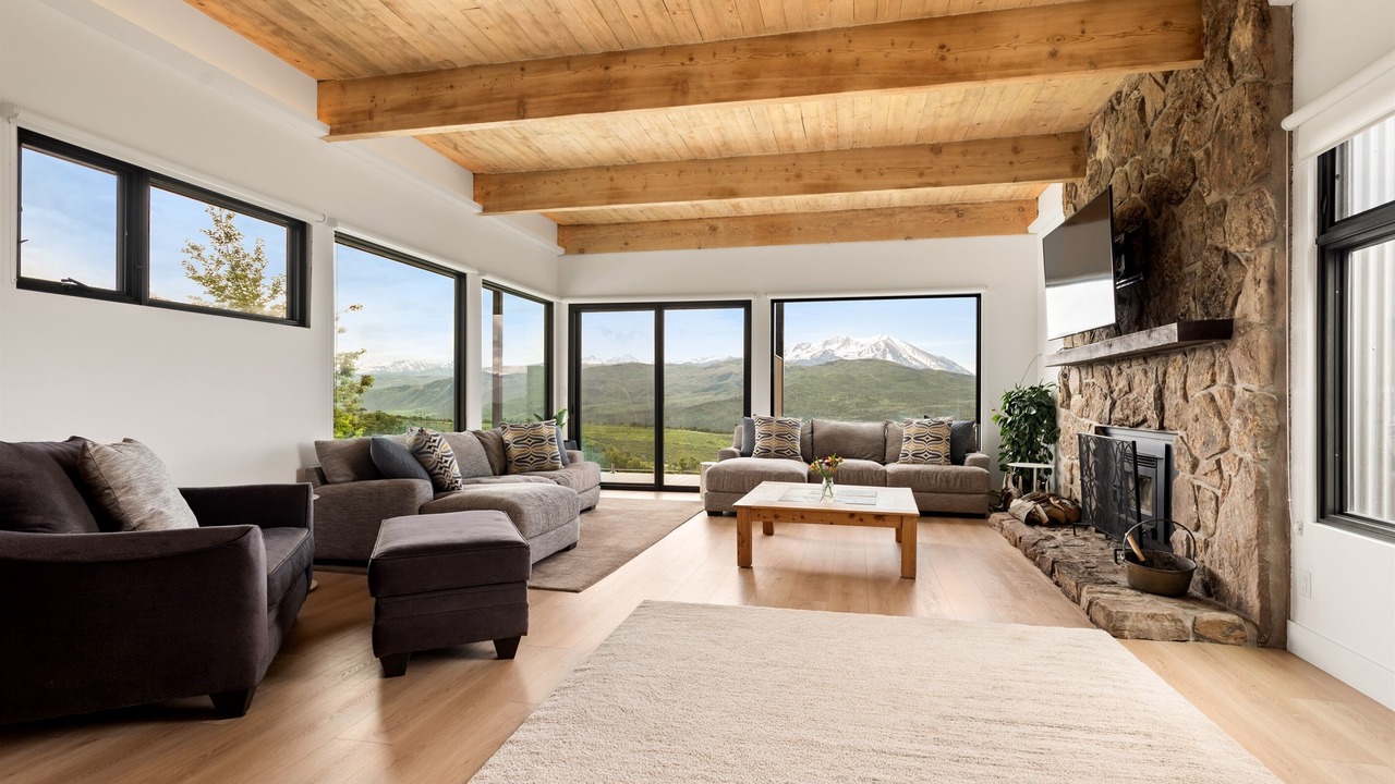 Photo of Livingroom in Missouri Heights