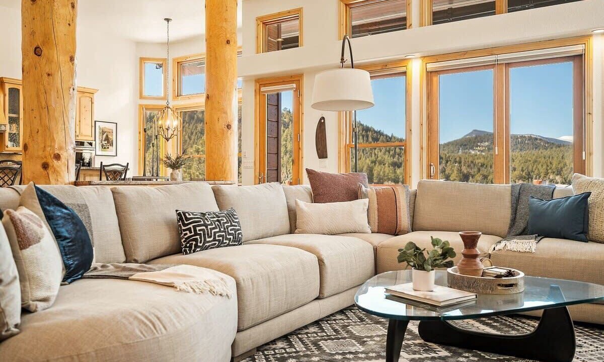 Photo of Livingroom in Bailey