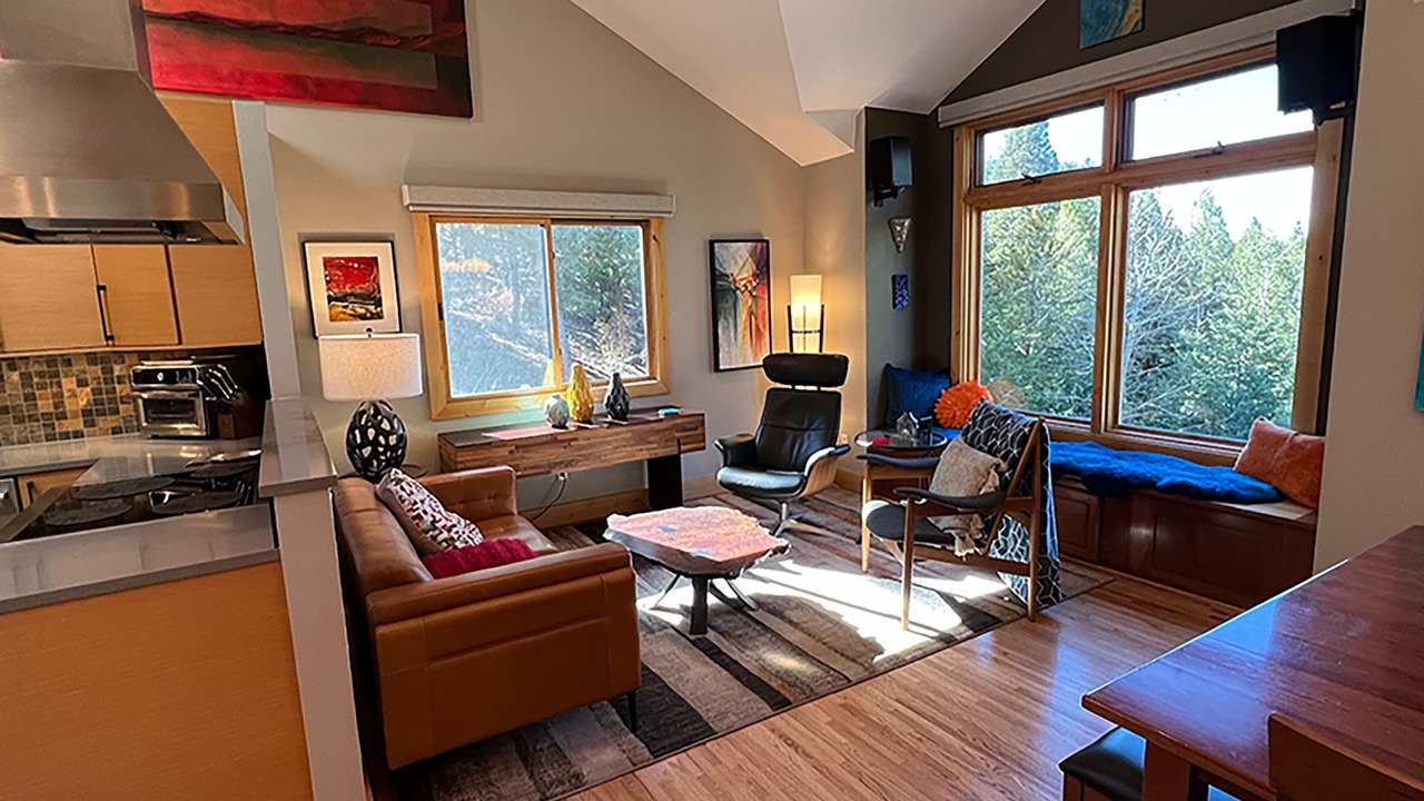 Photo of Livingroom in Coal Creek Canyon