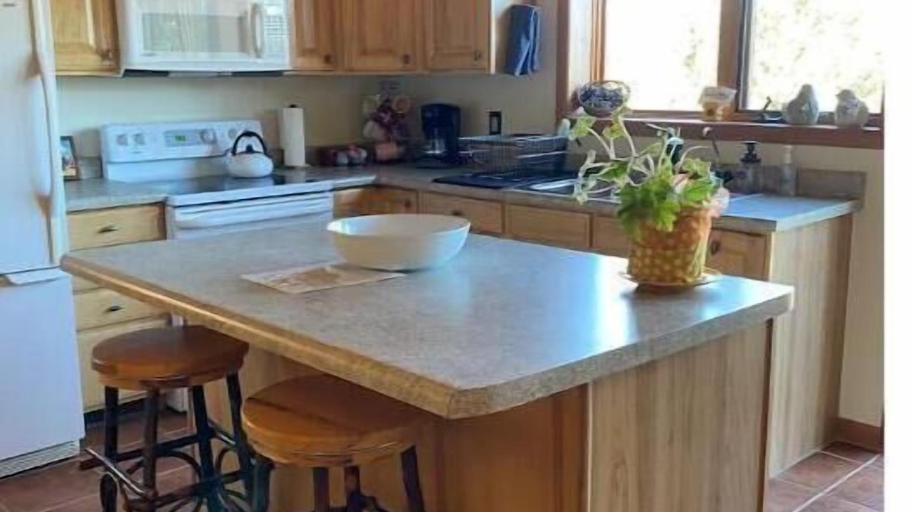 Photo of Kitchen in Loghill Village