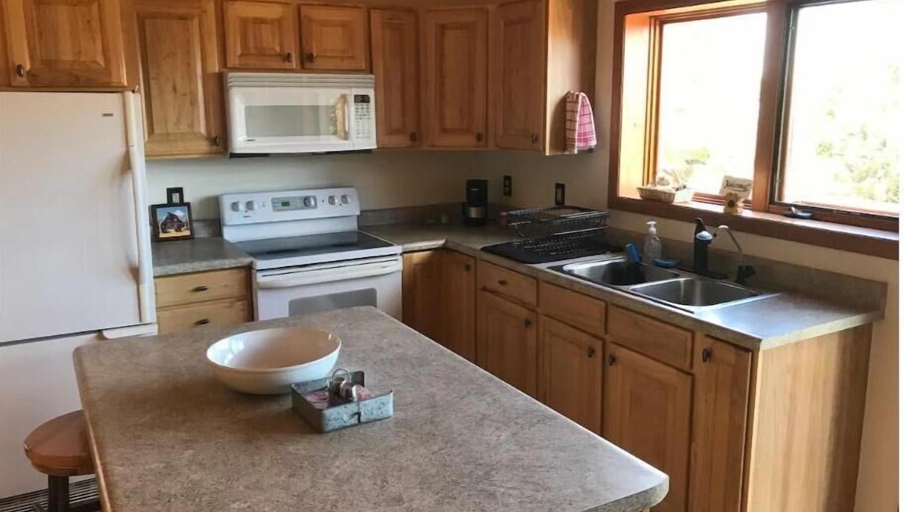 Photo of Kitchen in Loghill Village