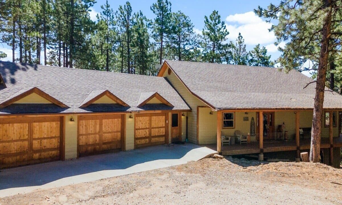 Photo of Outdoor in Forest Lakes