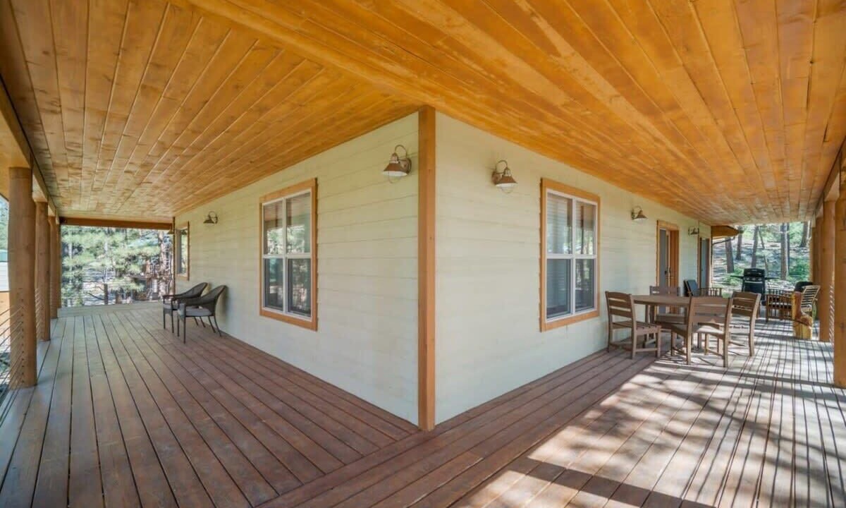 Photo of Patio Balcony in Forest Lakes
