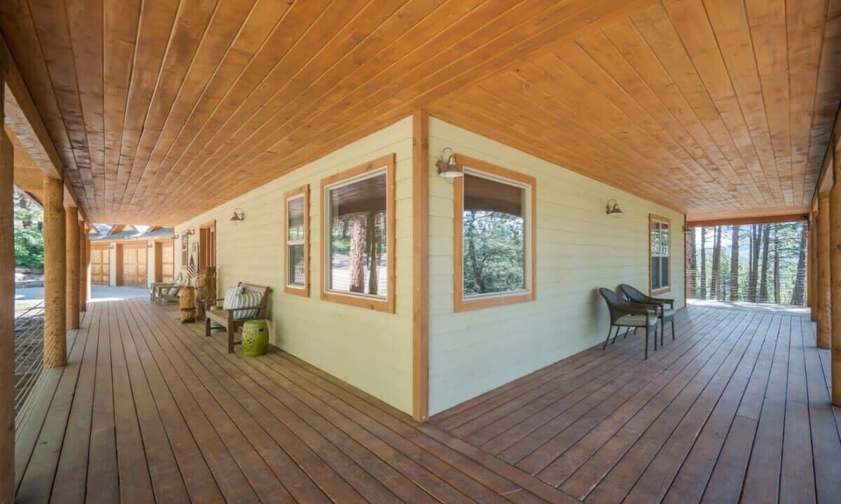 Photo of Patio Balcony in Forest Lakes