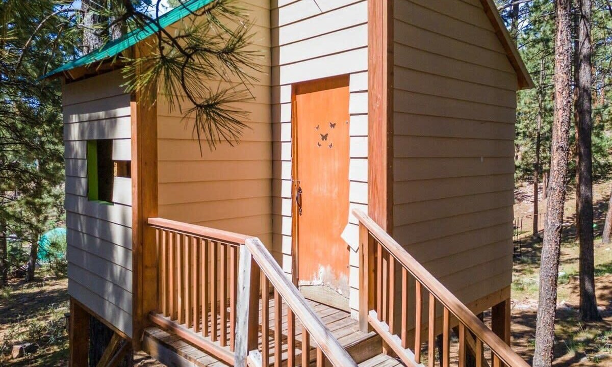 Photo of Outdoor in Forest Lakes