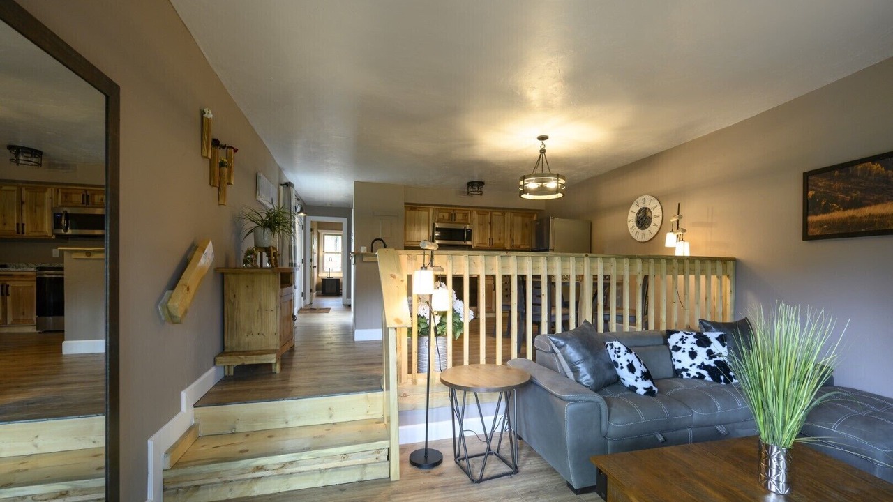 Photo of Livingroom in Crystal Lake