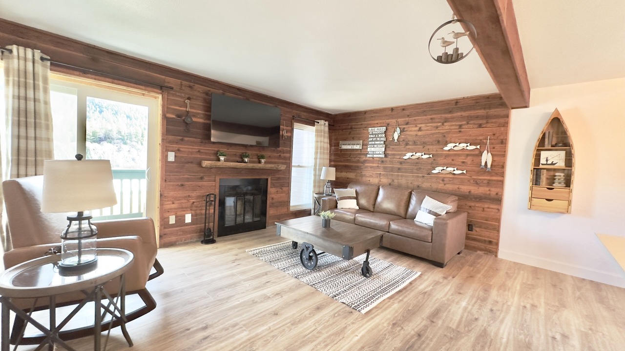 Photo of Livingroom in Crystal Lake