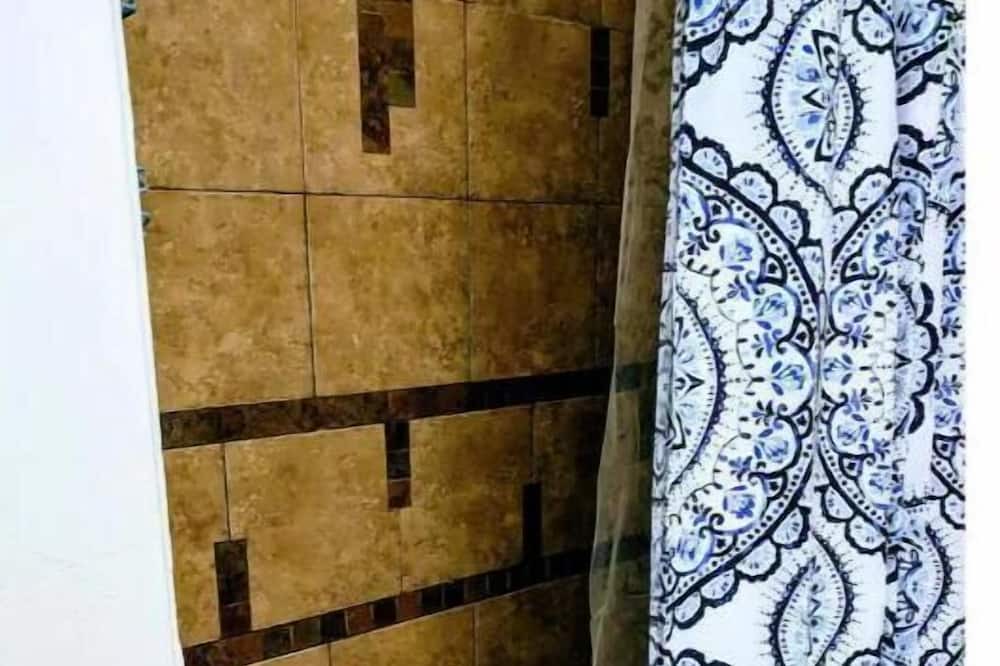 Photo of Bathroom in Golden