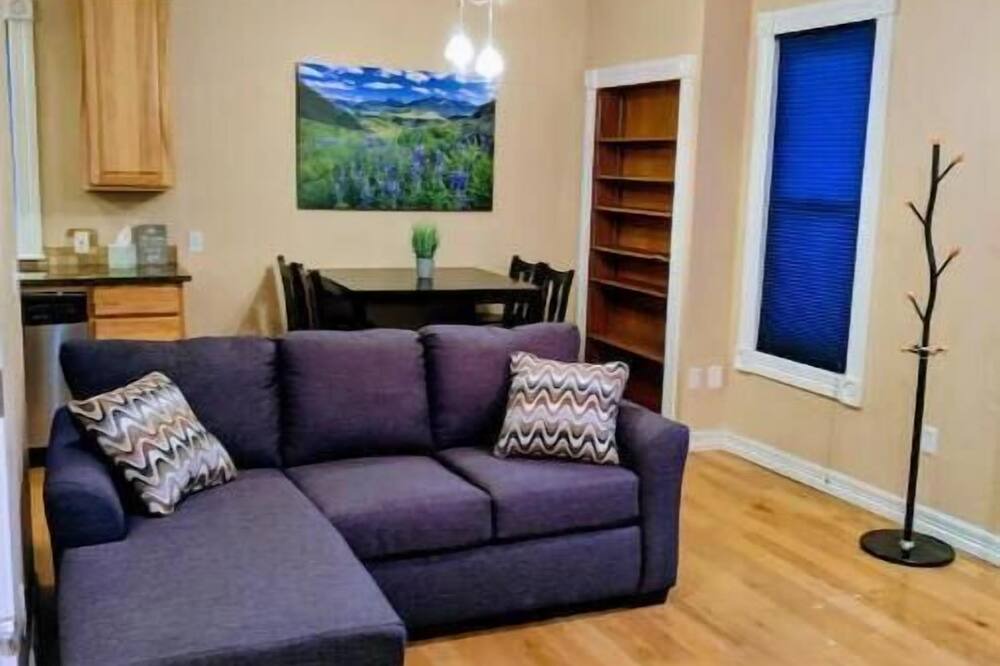 Photo of Livingroom in Golden