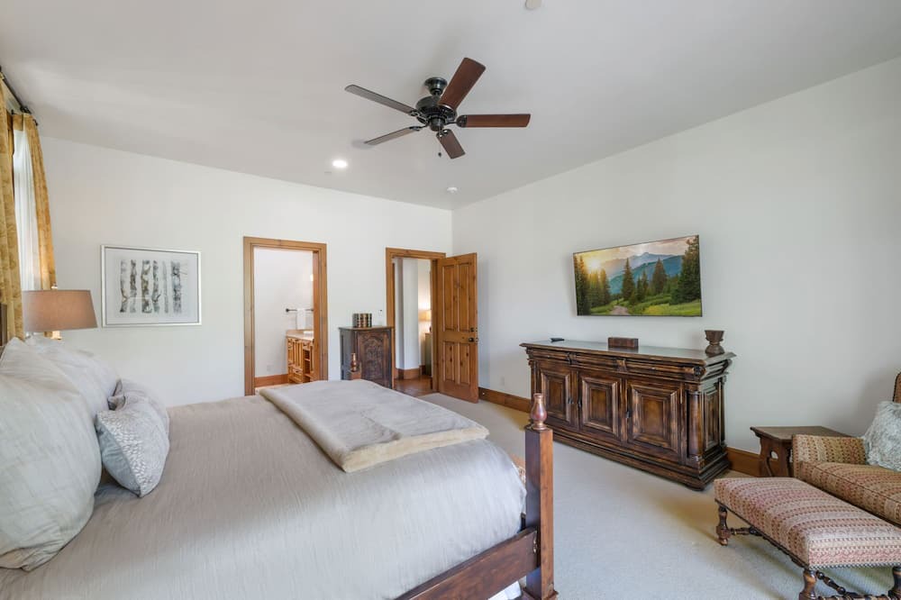 Photo of Bedroom in Edwards