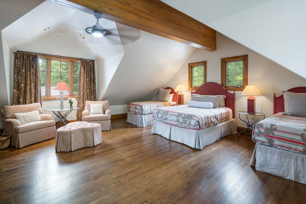 Photo of Bedroom in Edwards