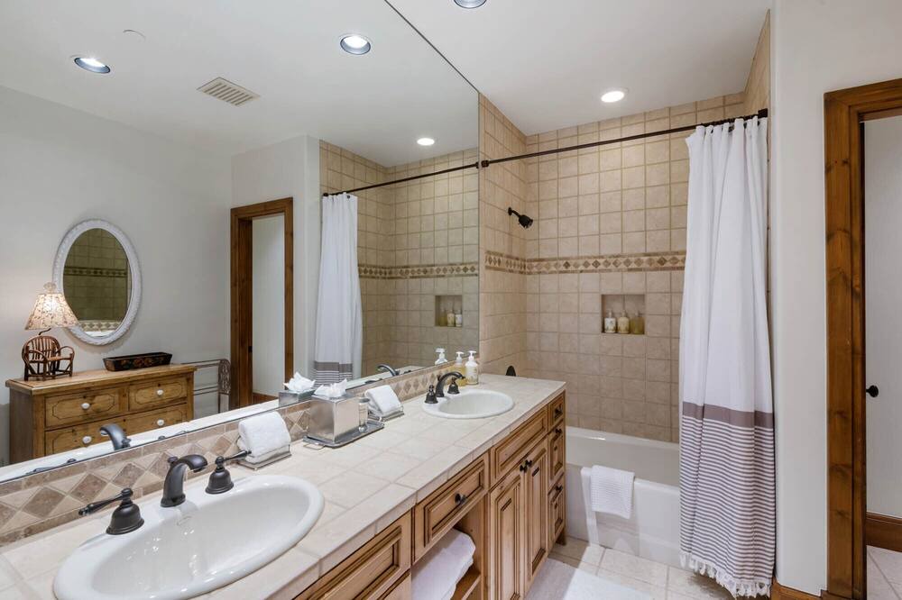 Photo of Bathroom in Edwards
