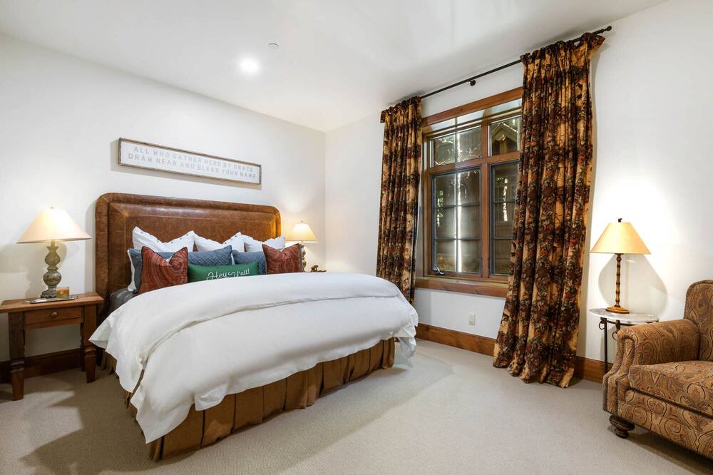Photo of Bedroom in Edwards