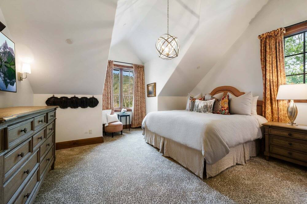 Photo of Bedroom in Edwards