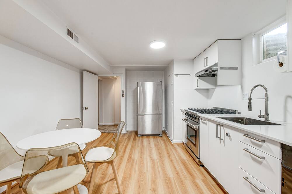 Photo of Kitchen in Barths