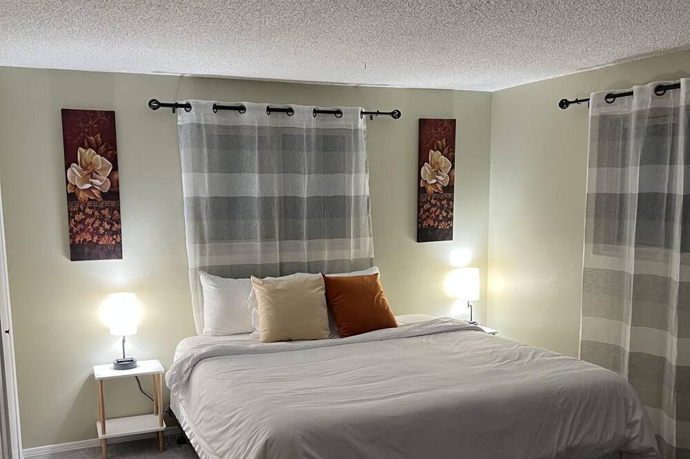 Photo of Bedroom in Lamar Heights Area
