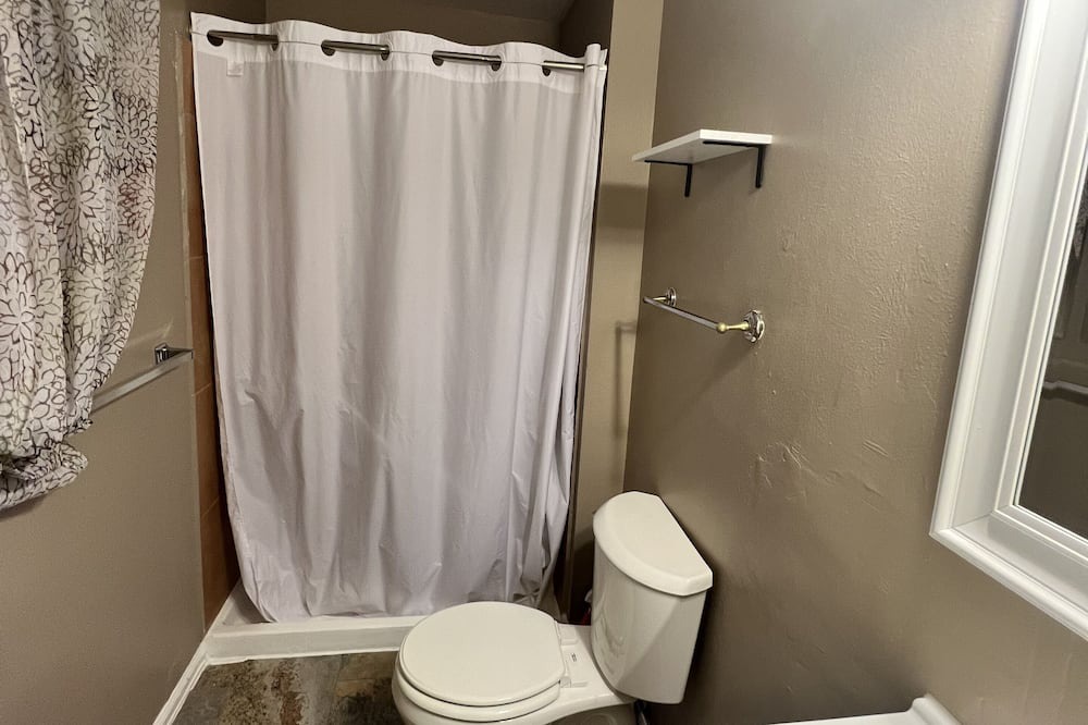 Photo of Bathroom in Lamar Heights Area