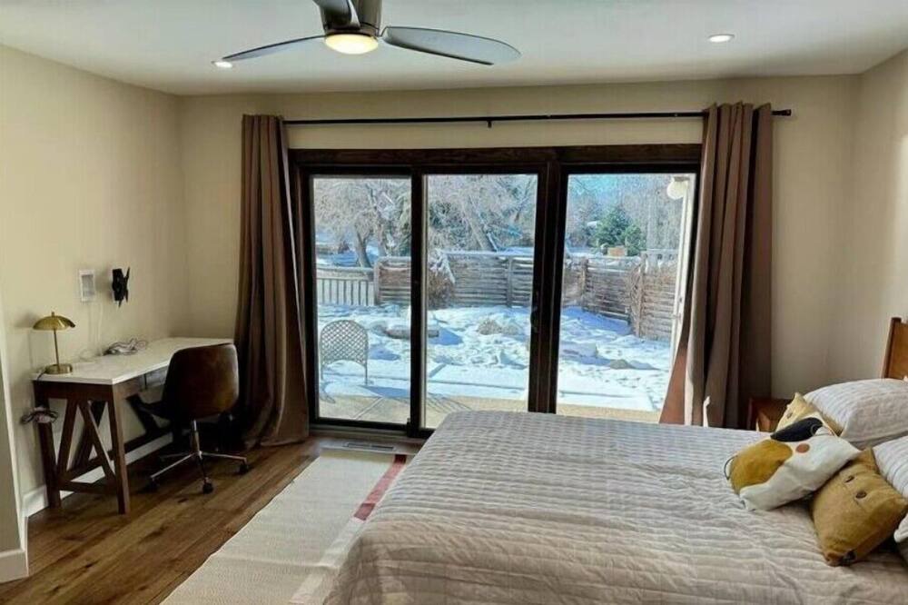 Photo of Bedroom in East Boulder