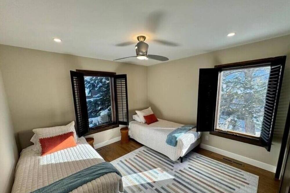 Photo of Bedroom in East Boulder