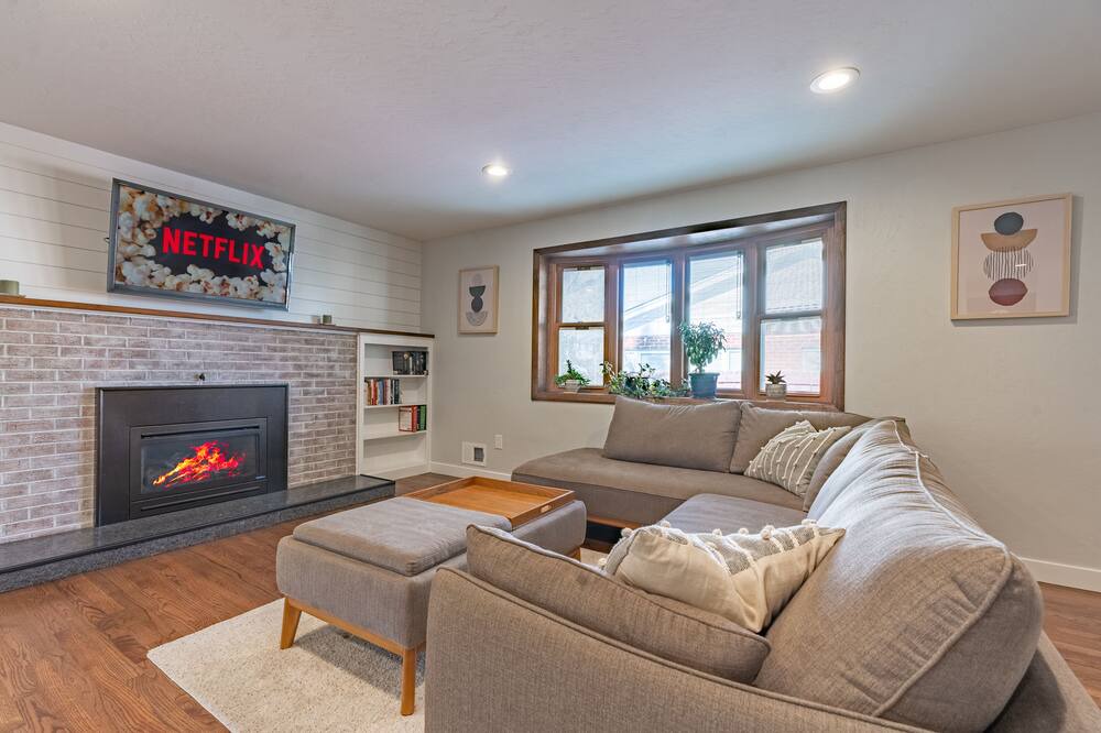 Photo of Livingroom in Bel Aire