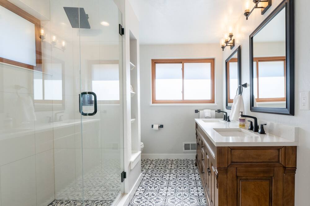 Photo of Bathroom in Bel Aire