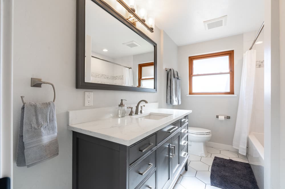 Photo of Bathroom in Bel Aire