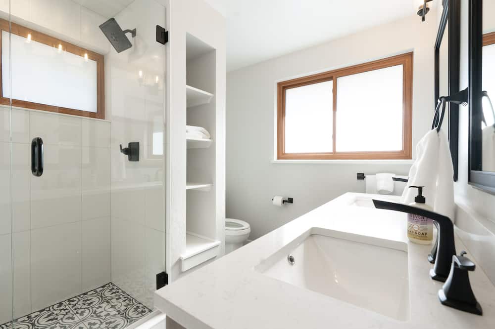 Photo of Bathroom in Bel Aire