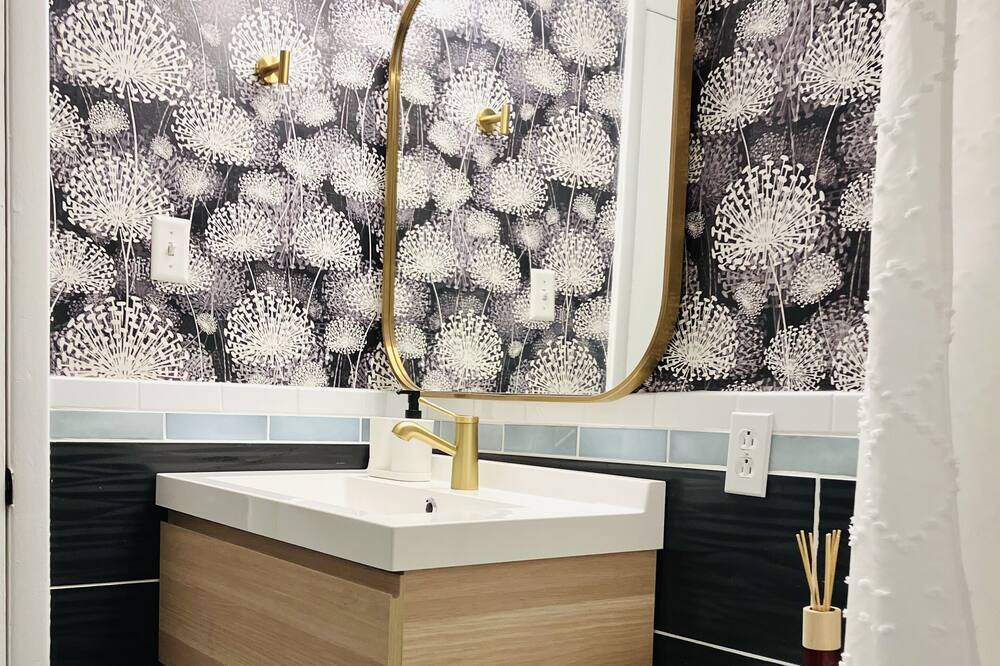 Photo of Bathroom in Aspen Park