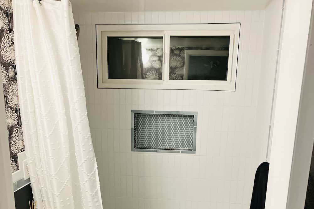 Photo of Bathroom in Aspen Park