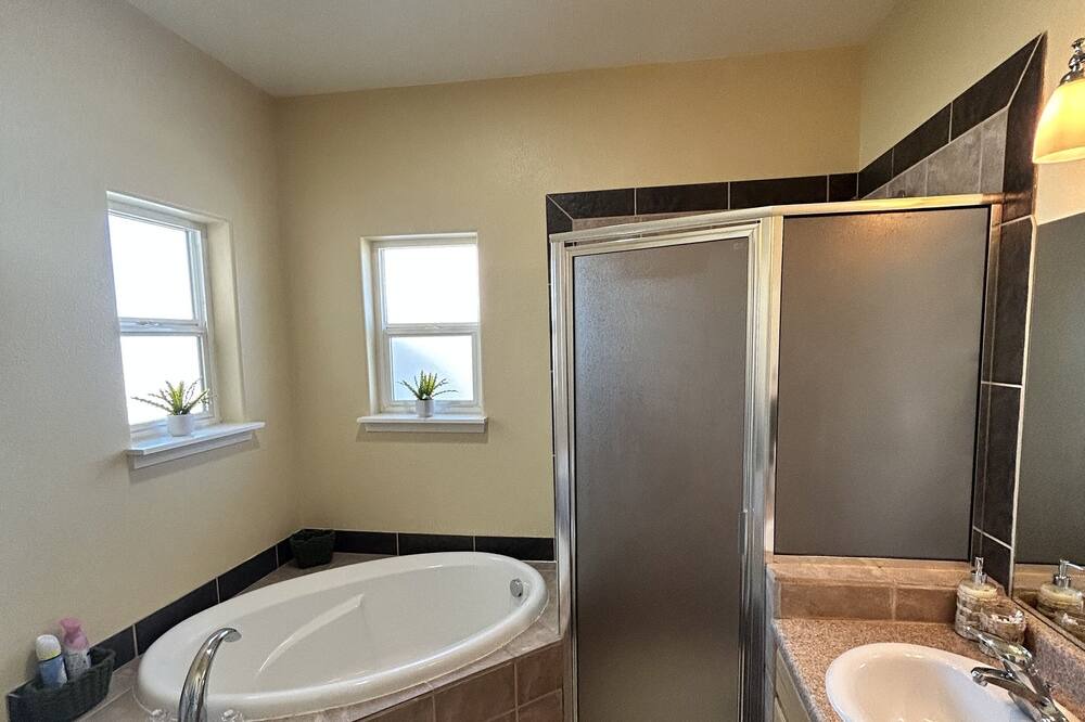Photo of Bathroom in Pear Park