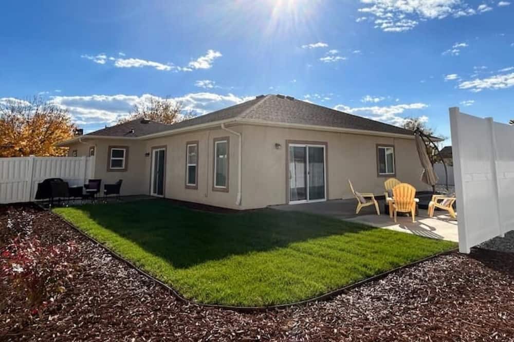 Photo of Outdoor in Pear Park