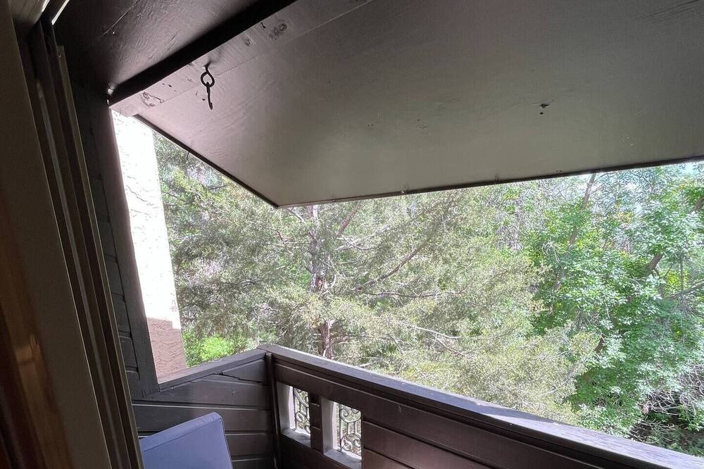 Photo of Outdoor in Glenwood Grove - North Iris