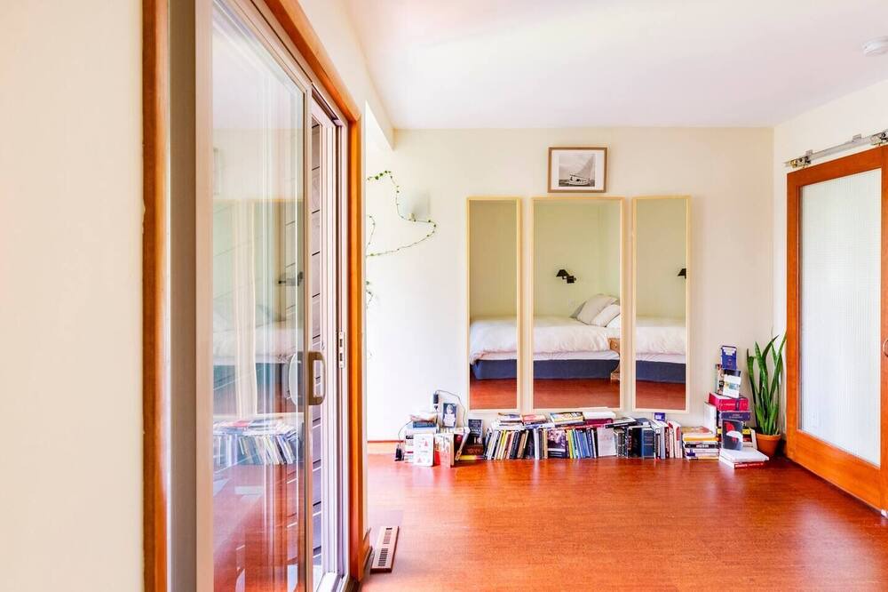 Photo of Bedroom in Glenwood Grove - North Iris
