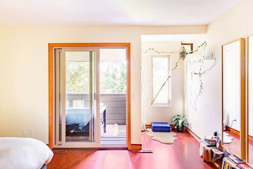 Photo of Bedroom in Glenwood Grove - North Iris