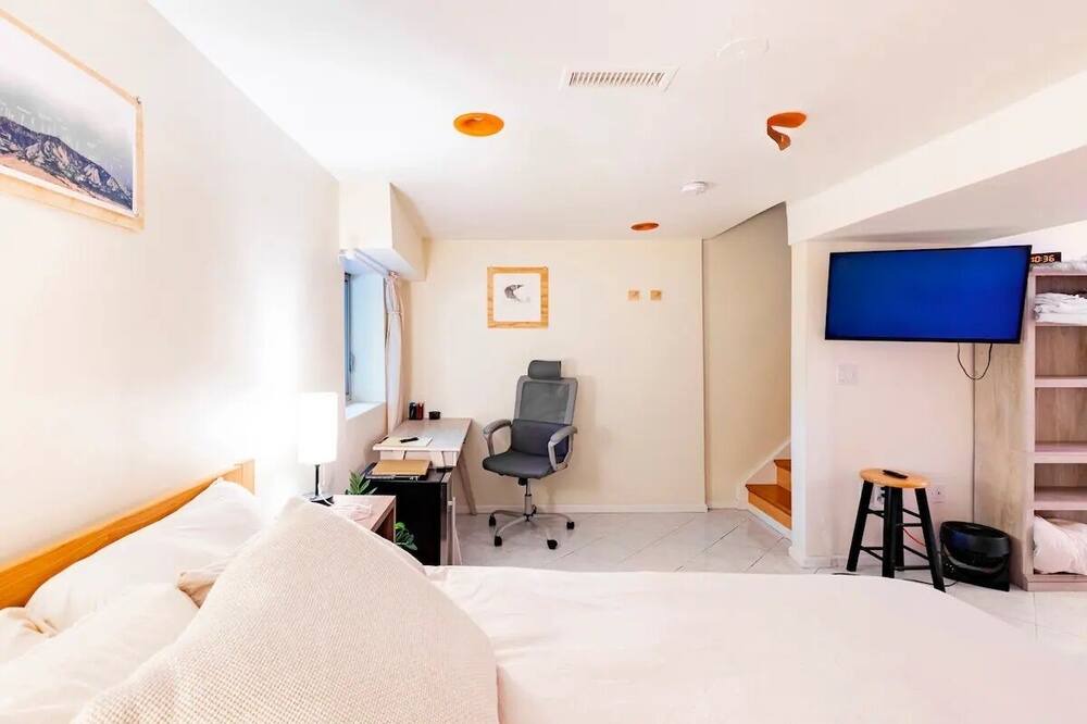 Photo of Bedroom in Glenwood Grove - North Iris