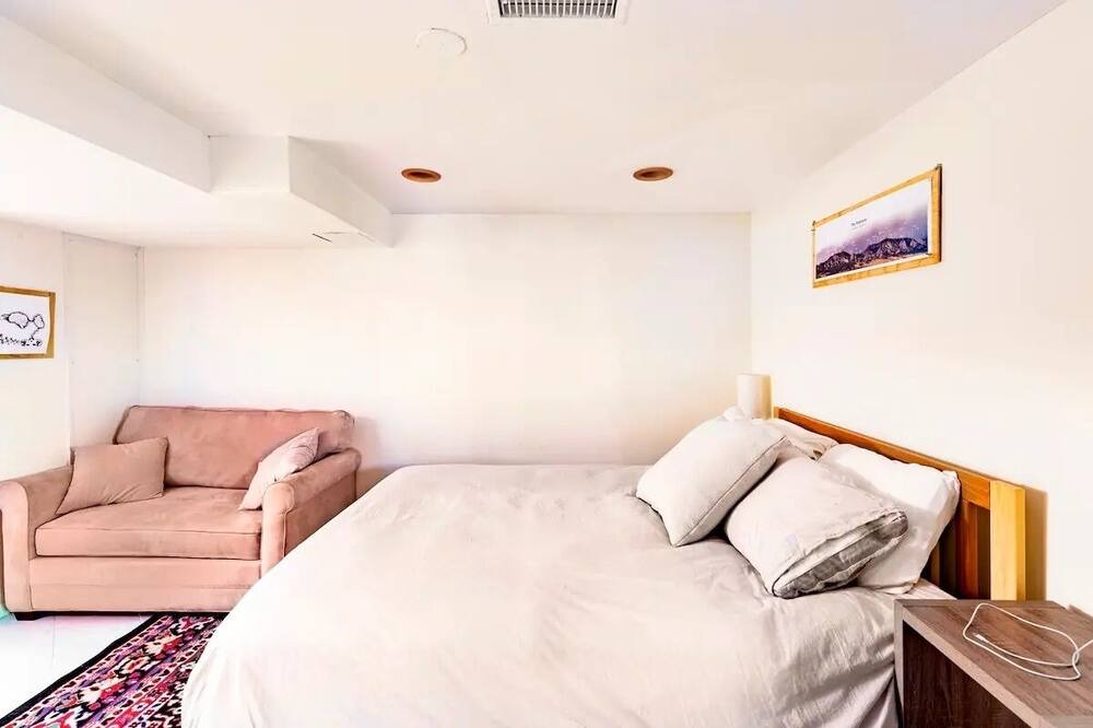 Photo of Bedroom in Glenwood Grove - North Iris