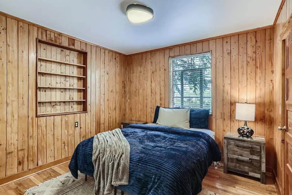 Photo of Bedroom in Idaho Springs