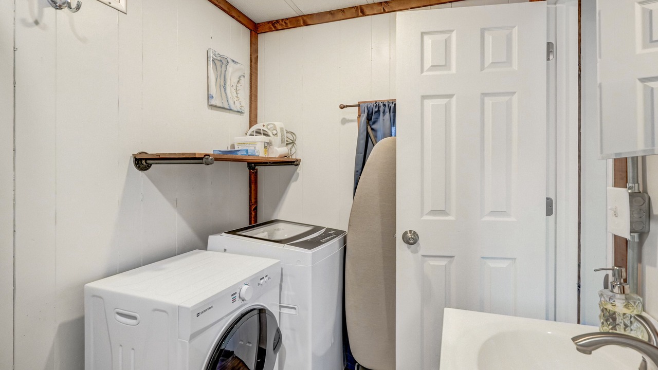 Photo of Bathroom in Larkspur