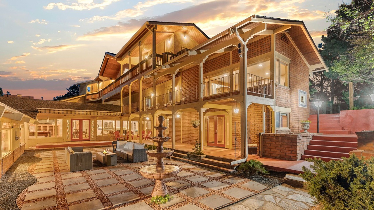 Photo of Outdoor in Golden