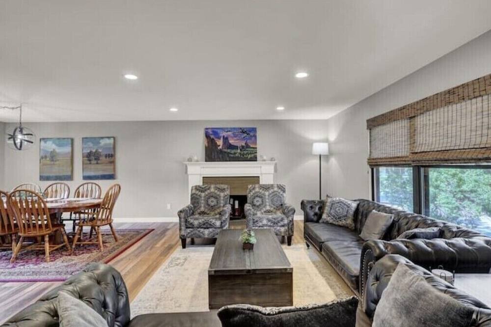 Photo of Livingroom in Village Seven
