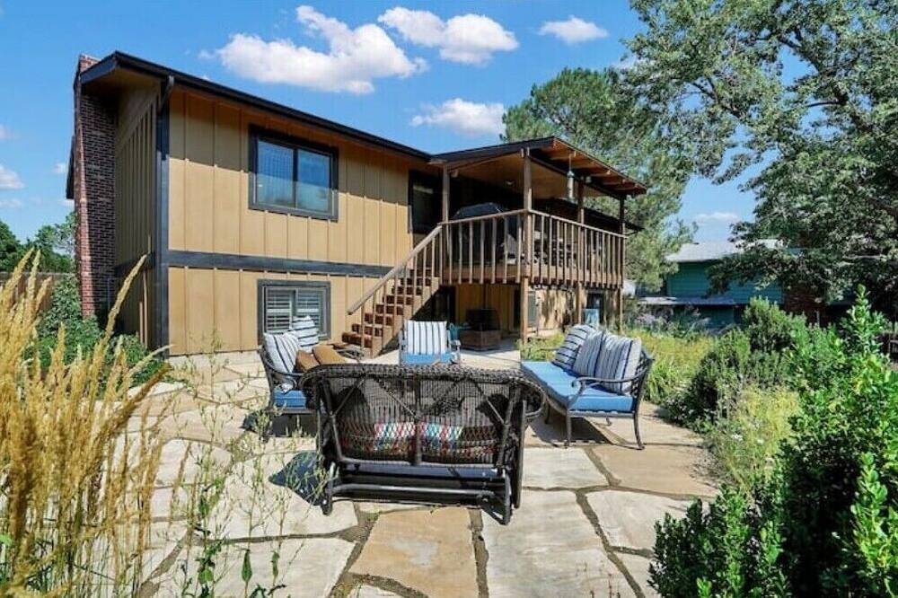 Photo of Outdoor in Village Seven