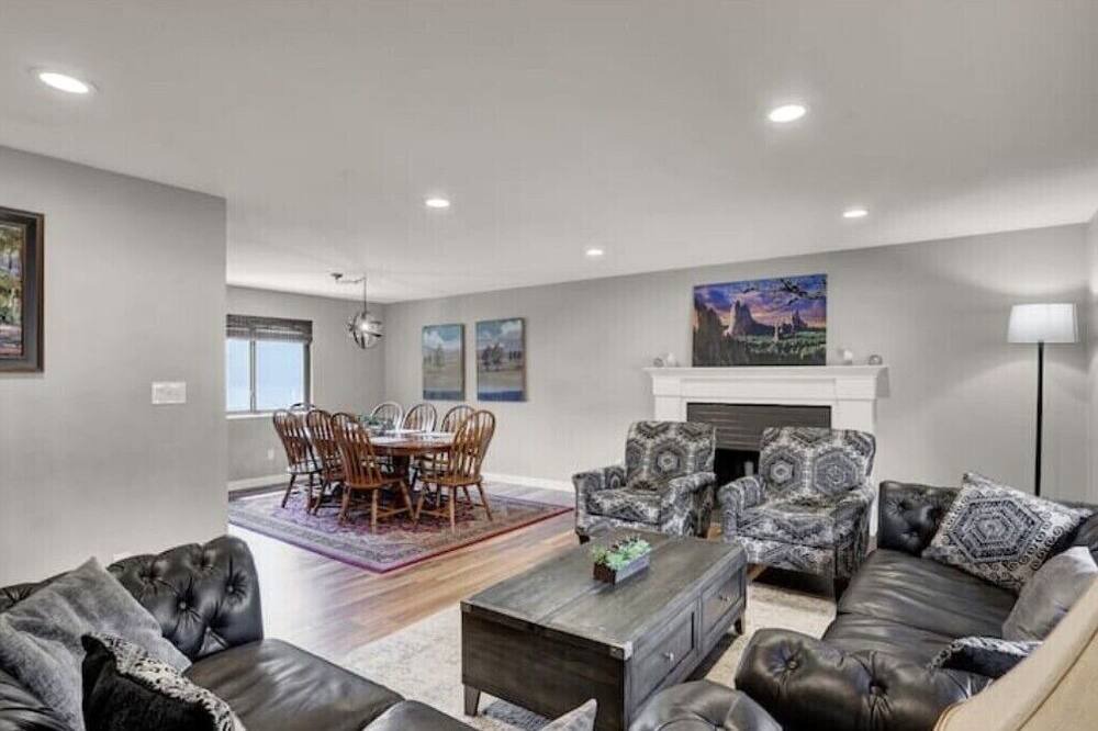 Photo of Livingroom in Village Seven