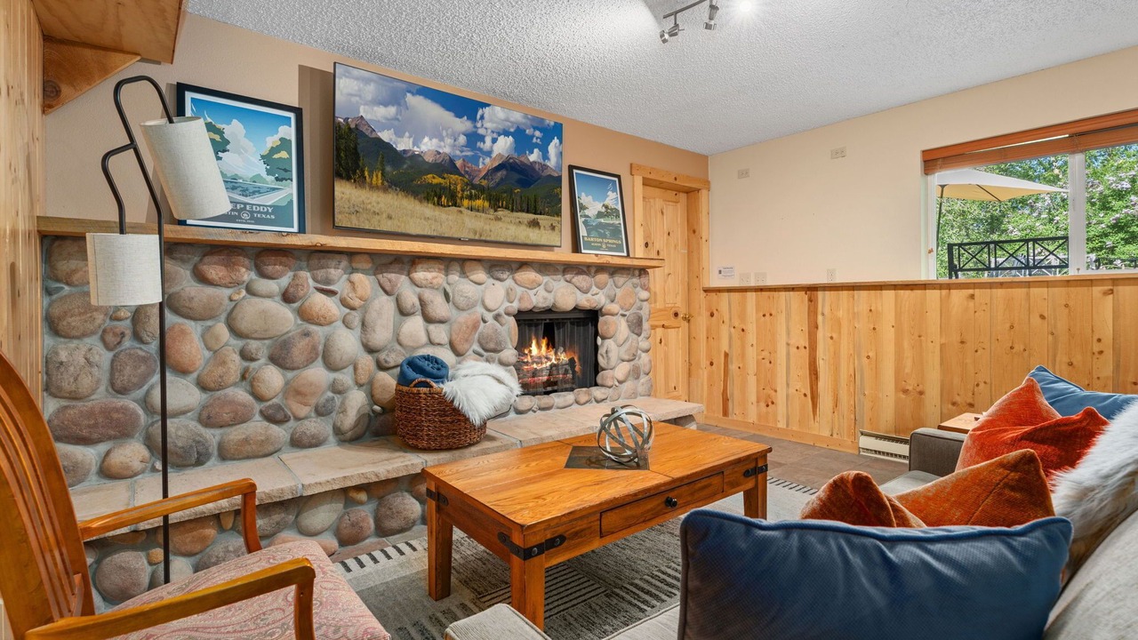 Photo of Livingroom in Cedar Village