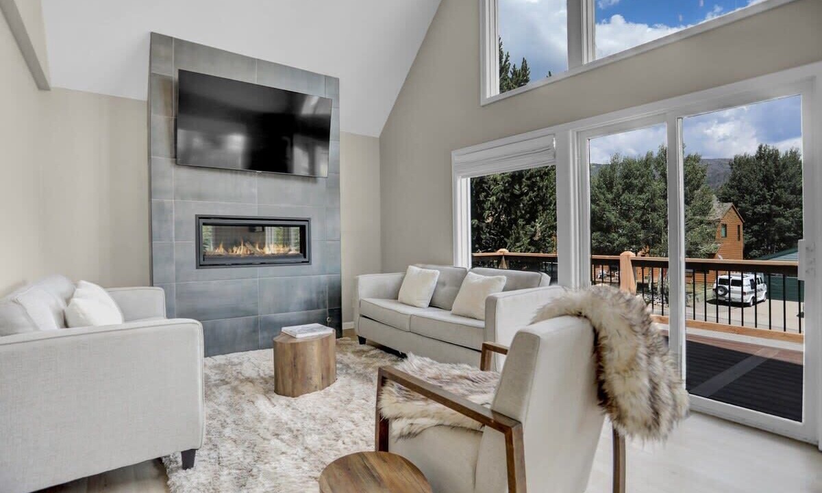 Photo of Livingroom in Willow Creek Highlands