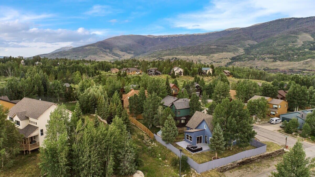 Photo of Outdoor in Willow Creek Highlands